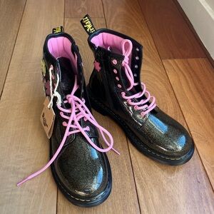 Dr. Martens Youth 1460 Glitter  Flower Applique 8-Eye Boots Big Kid 6 Women’s 7